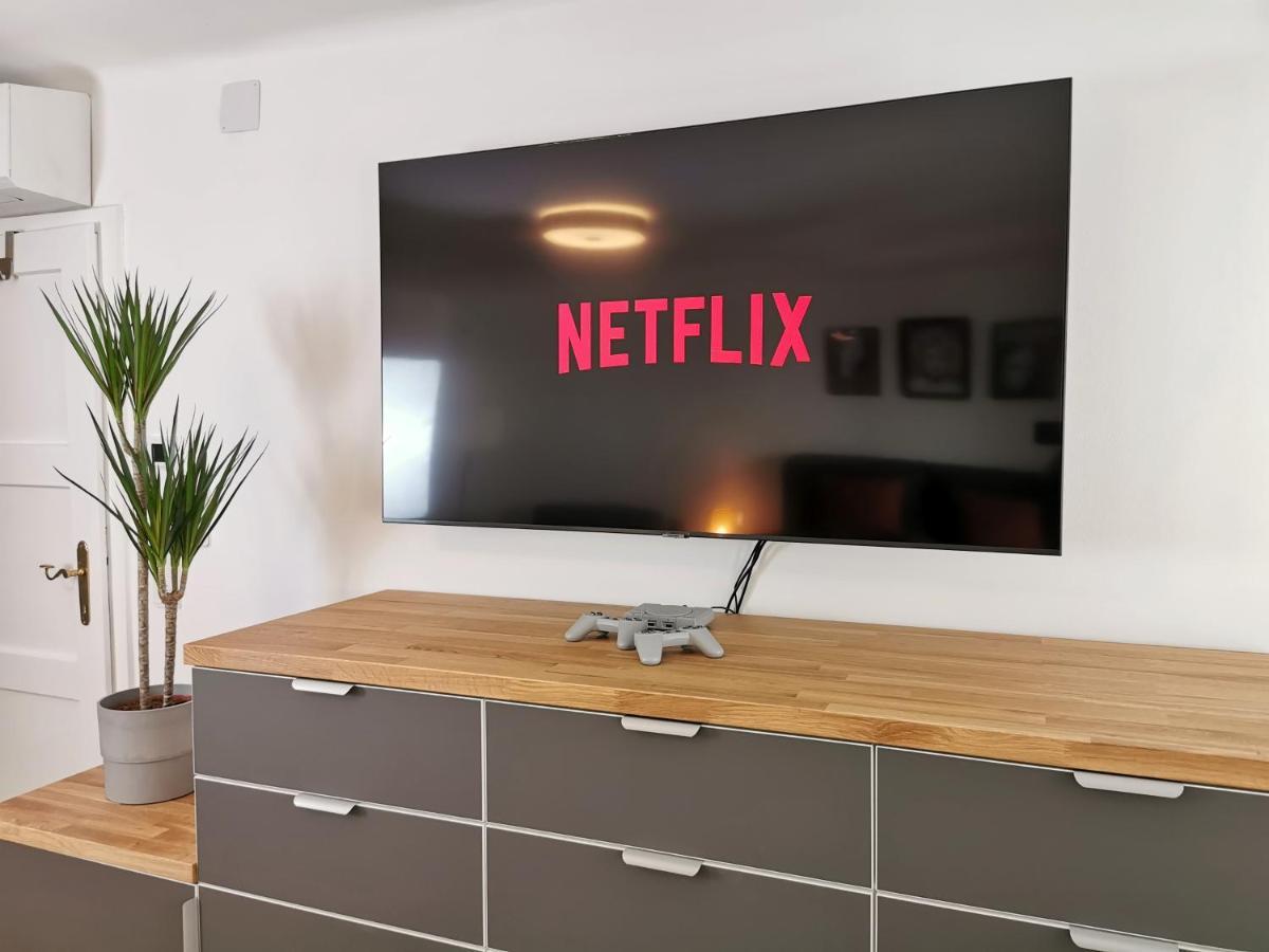 Neues City Center Piano Appartement Mit Netflix 클라겐푸르트 외부 사진