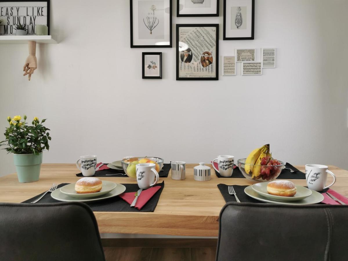 Neues City Center Piano Appartement Mit Netflix 클라겐푸르트 외부 사진