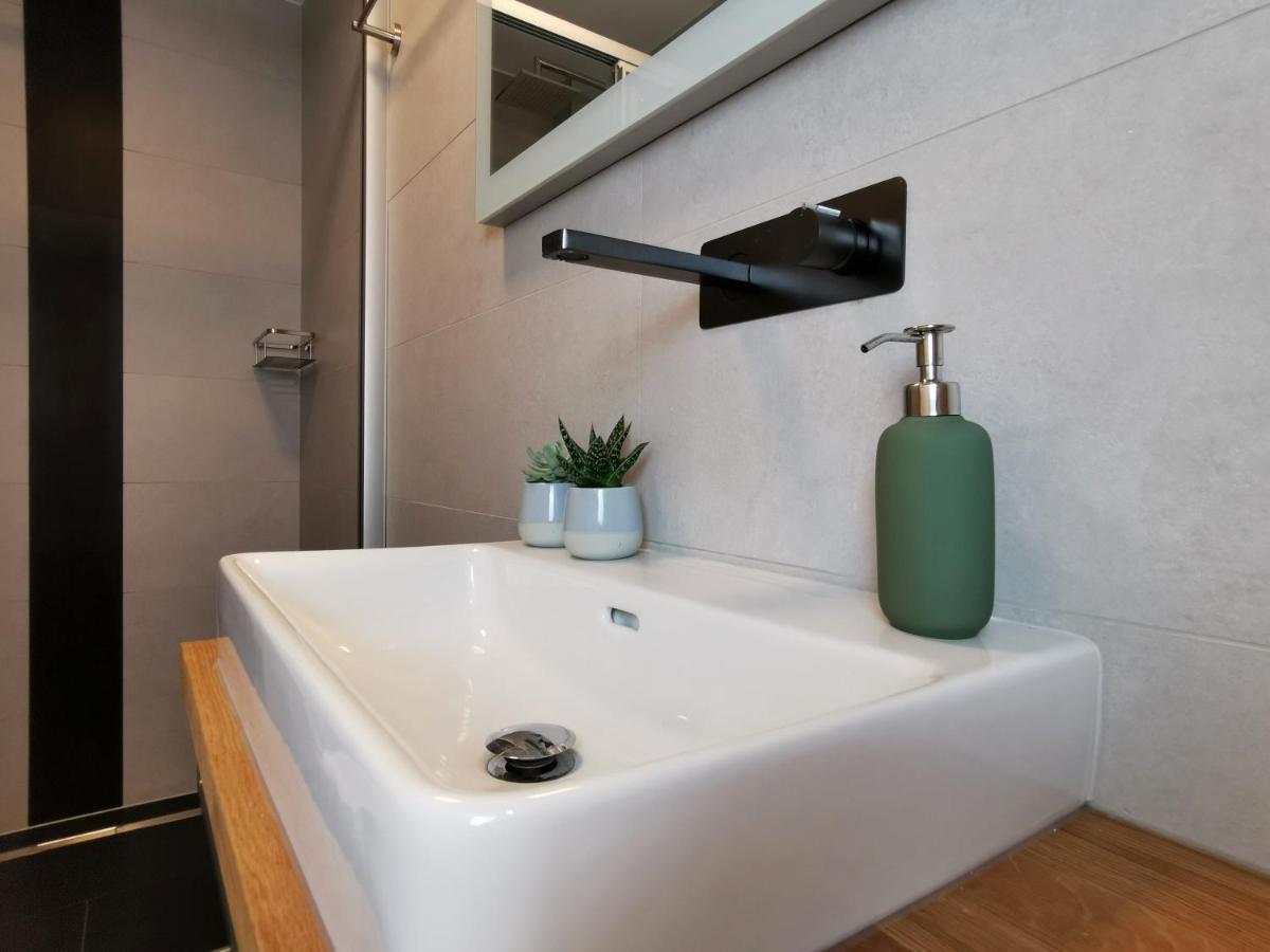 Neues City Center Piano Appartement Mit Netflix 클라겐푸르트 외부 사진