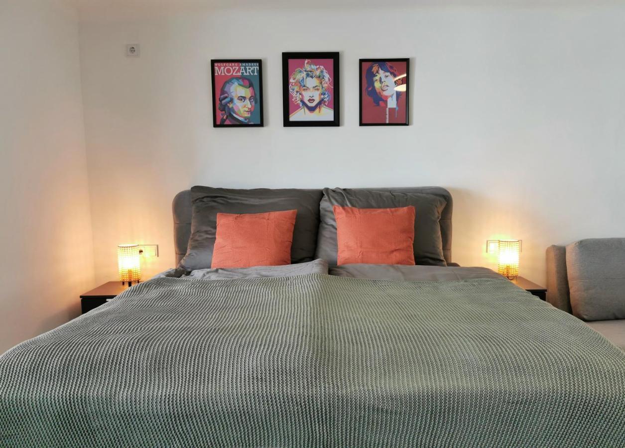 Neues City Center Piano Appartement Mit Netflix 클라겐푸르트 외부 사진