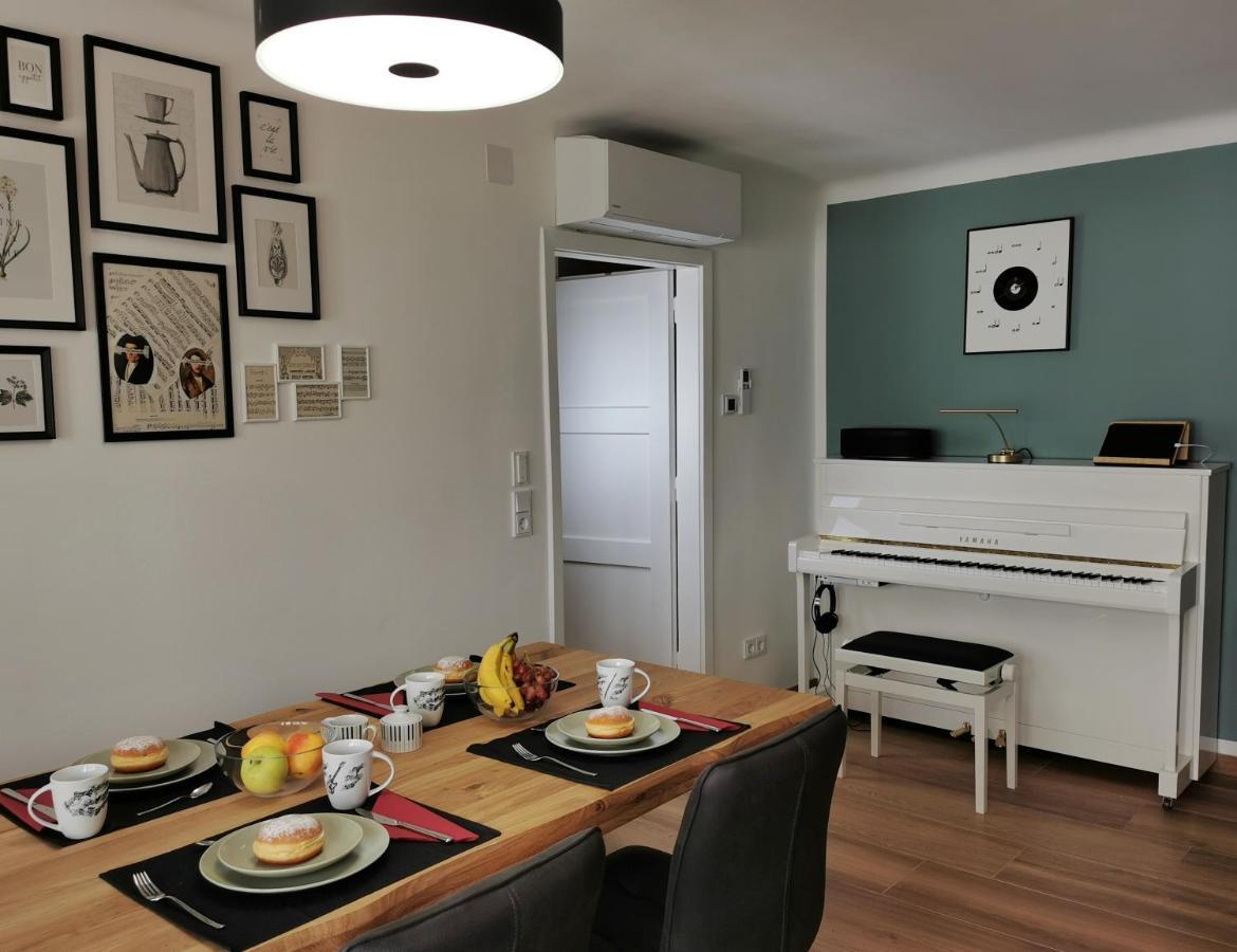 Neues City Center Piano Appartement Mit Netflix 클라겐푸르트 외부 사진