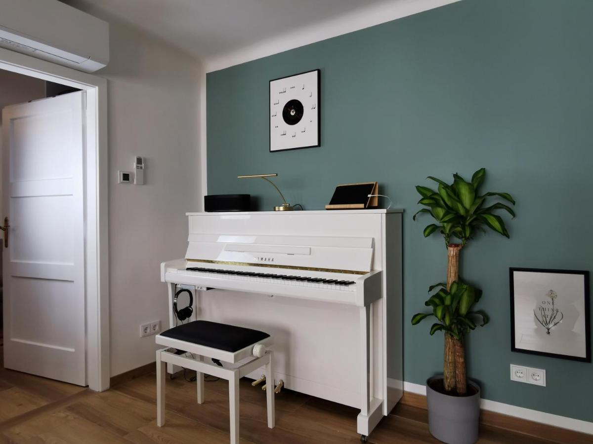 Neues City Center Piano Appartement Mit Netflix 클라겐푸르트 외부 사진